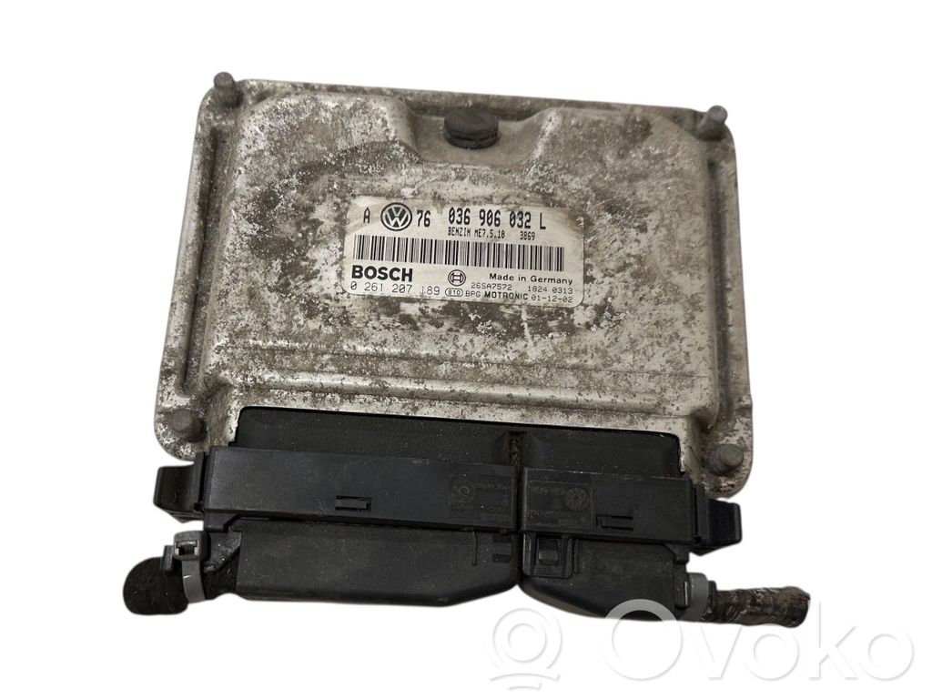 Volkswagen Golf IV Engine control unit/module 