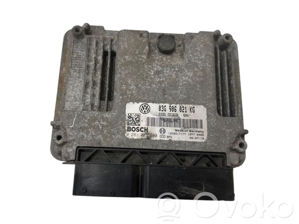 Volkswagen Golf V Engine control unit/module 