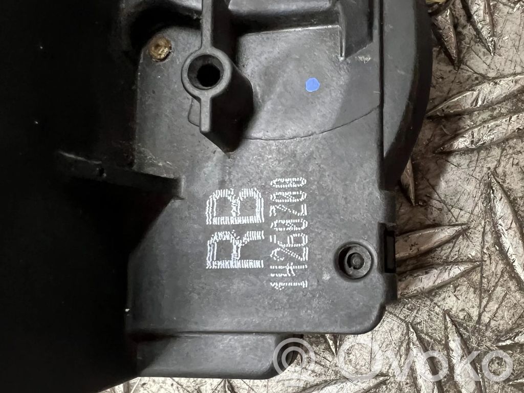 Opel Astra G Front door lock 