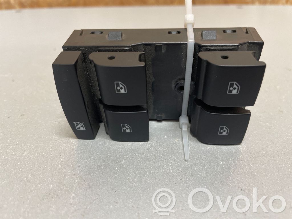 Opel Astra J Electric window control switch 