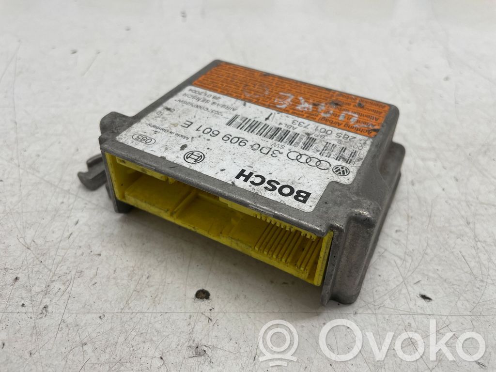 Volkswagen Touareg I Airbag control unit/module 