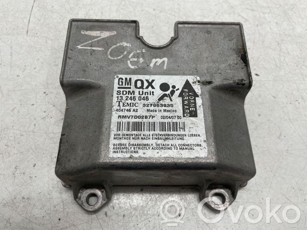 Opel Zafira B Airbag control unit/module 