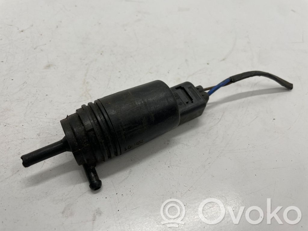 BMW 1 F20 F21 Windscreen/windshield washer pump 