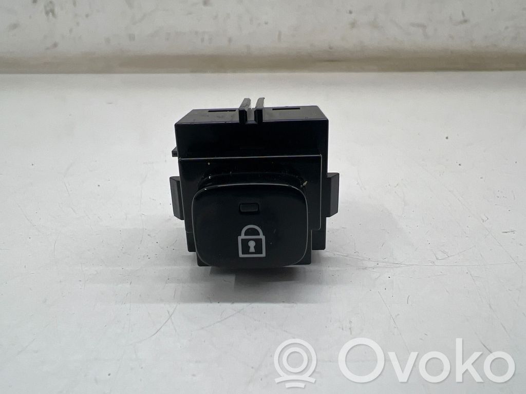Polestar 2 Central locking switch button 