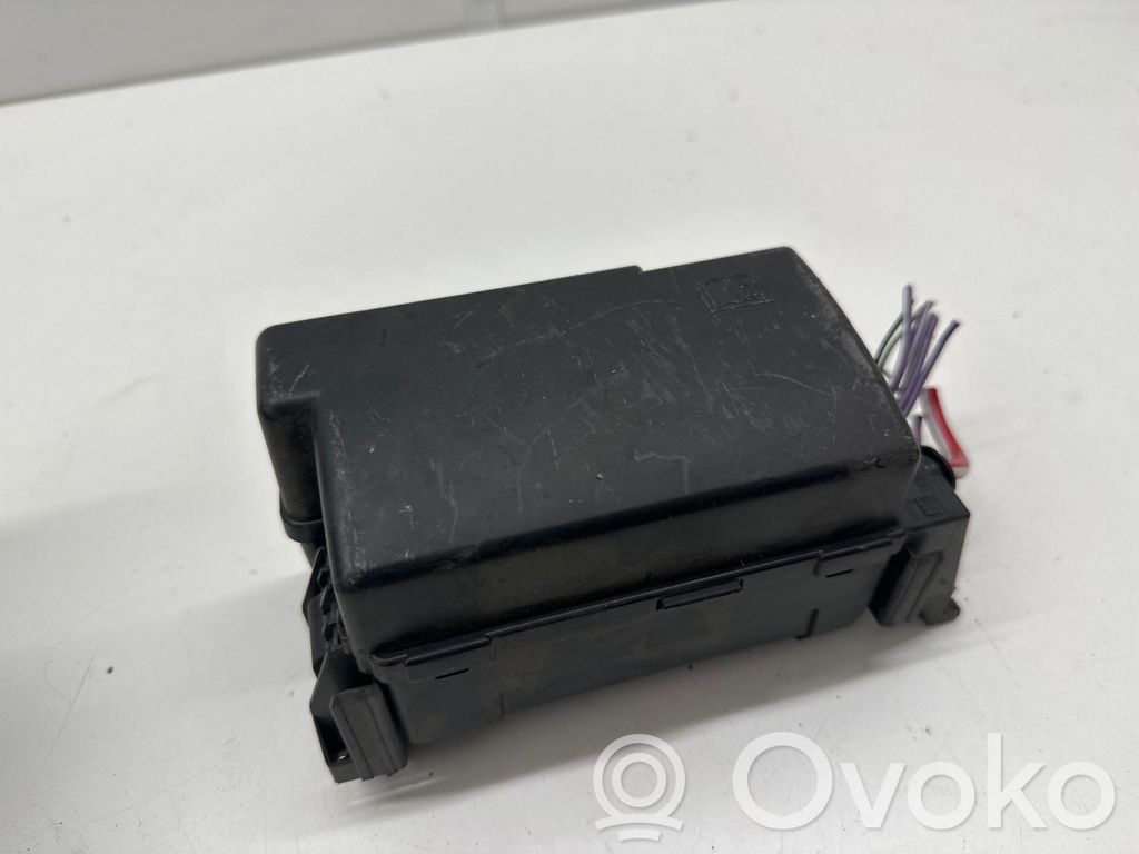 Opel Astra K Módulo de fusible 