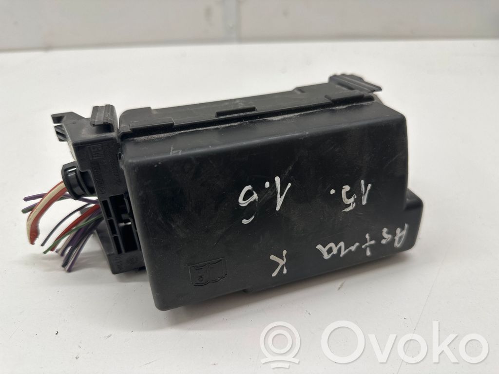 Opel Astra K Módulo de fusible 