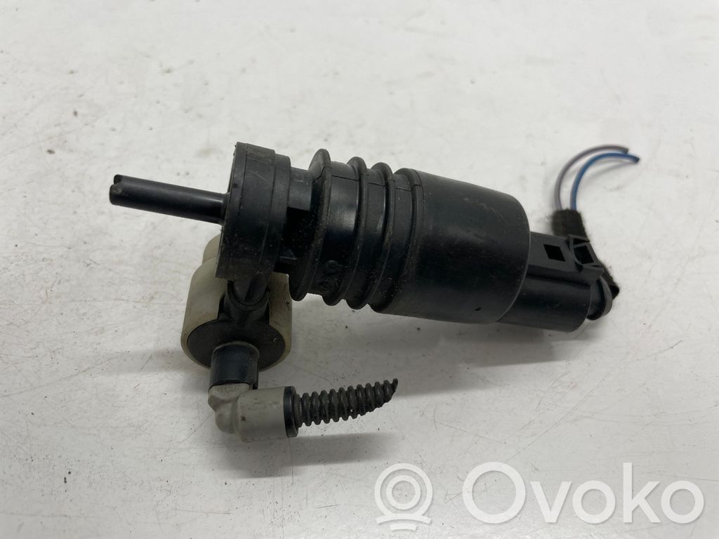 Opel Zafira C Windscreen/windshield washer pump 