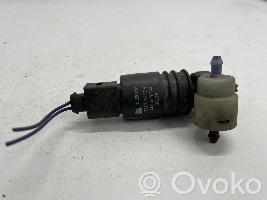 Opel Astra J Windscreen/windshield washer pump 