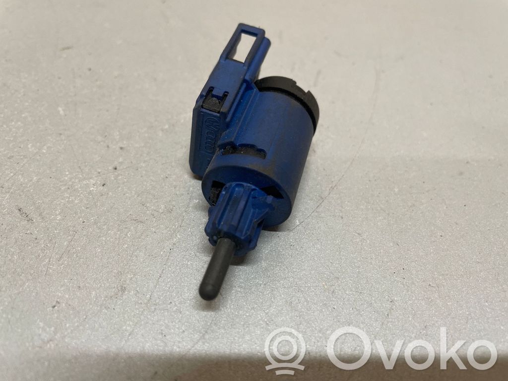Volkswagen PASSAT B5.5 Brake pedal sensor switch 