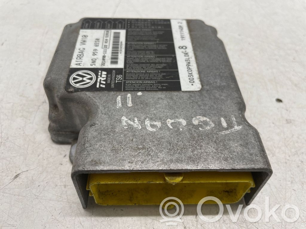 Volkswagen Tiguan Airbag control unit/module 