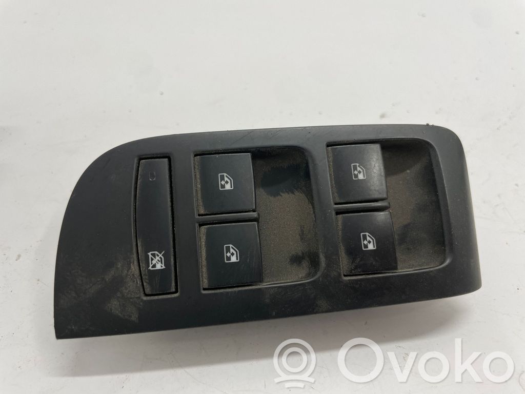 Opel Zafira C Electric window control switch 