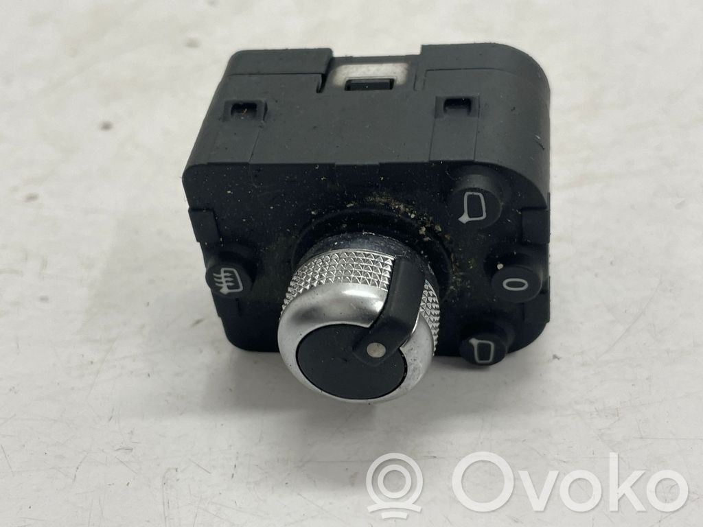 Audi Q2 - Wing mirror switch 
