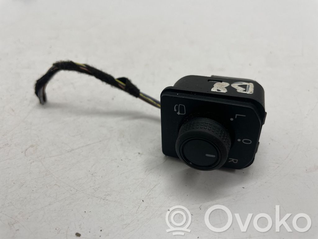 Volkswagen PASSAT B8 Wing mirror switch 