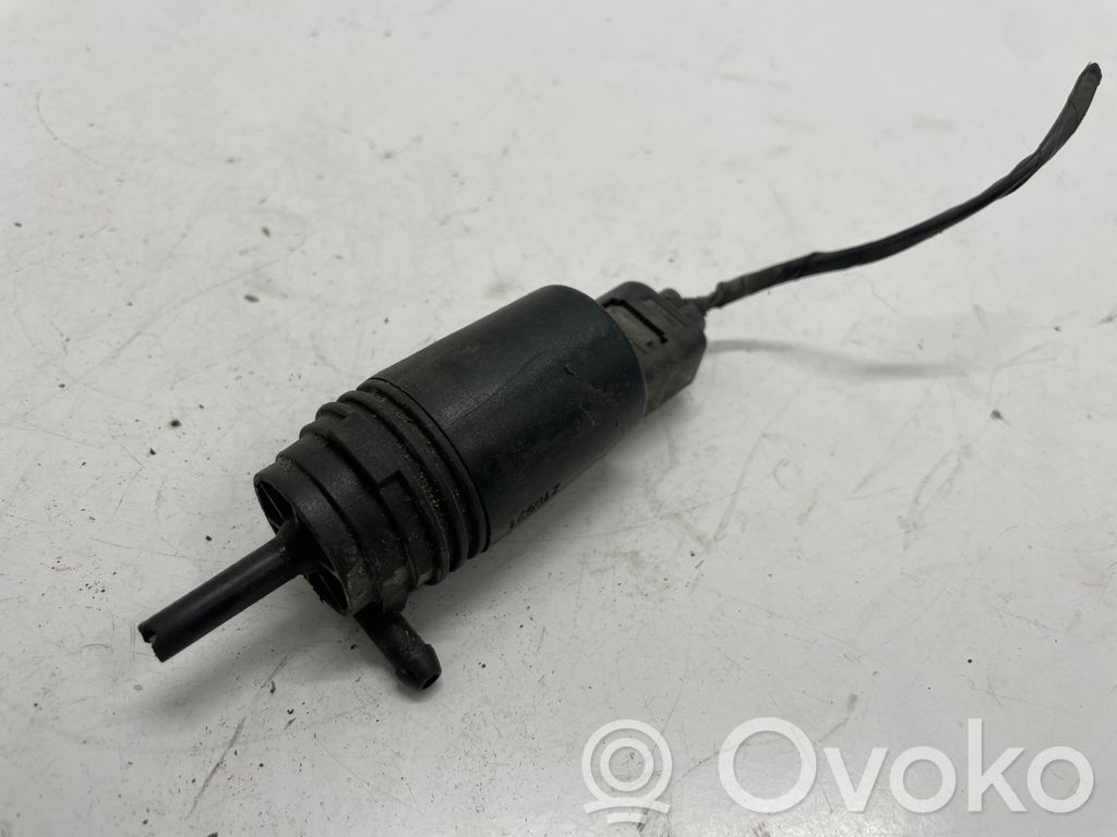 BMW 3 F30 F35 F31 Windscreen/windshield washer pump 