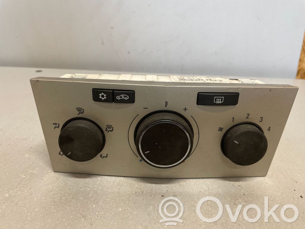 Opel Astra H Climate control unit 