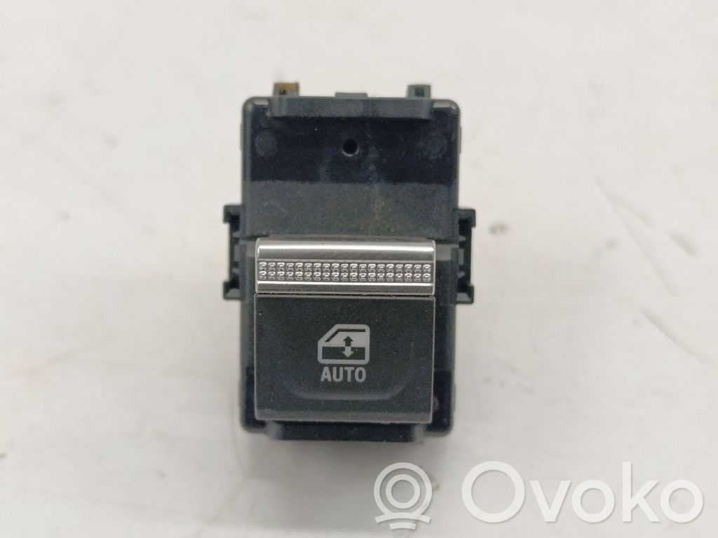 Renault Arkana Electric window control switch 