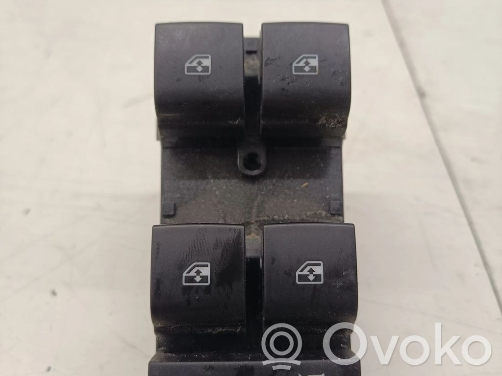 Opel Astra K Electric window control switch 