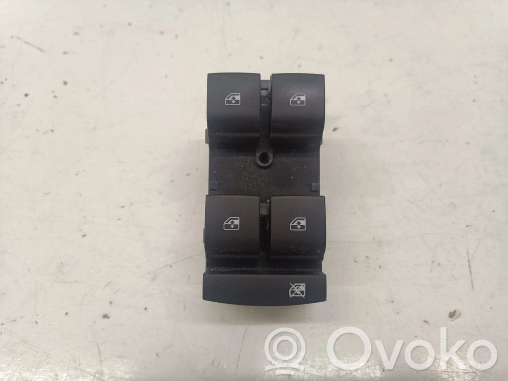 Opel Astra K Przyciski szyb 
