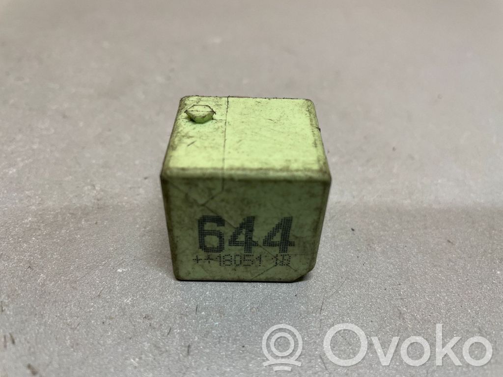 Audi A4 S4 B7 8E 8H Muu rele 