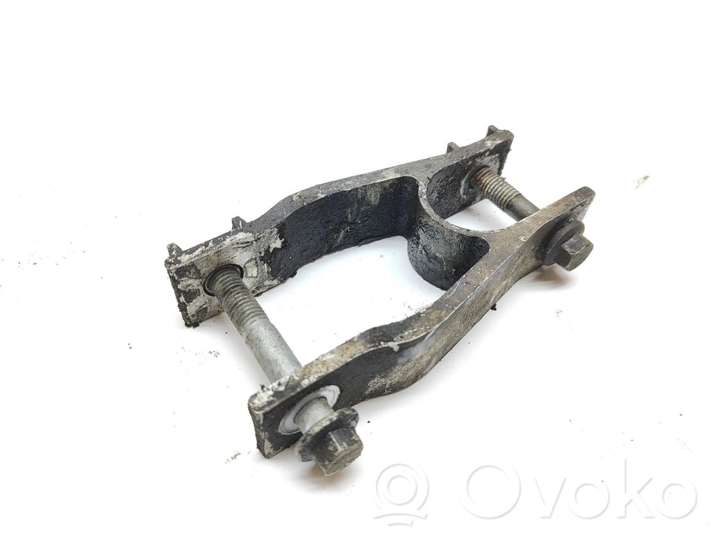 Volvo S90, V90 Engine mounting bracket 