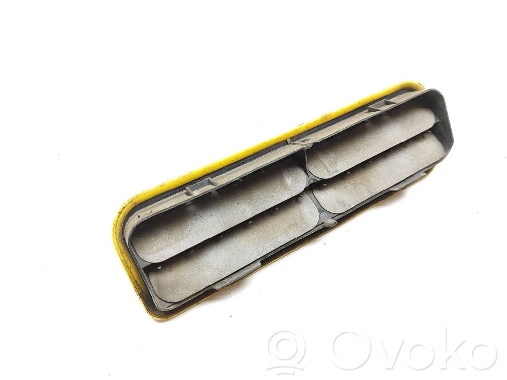 Kratka wentylacyjna pod zderzakiem tylnym   A2128300142