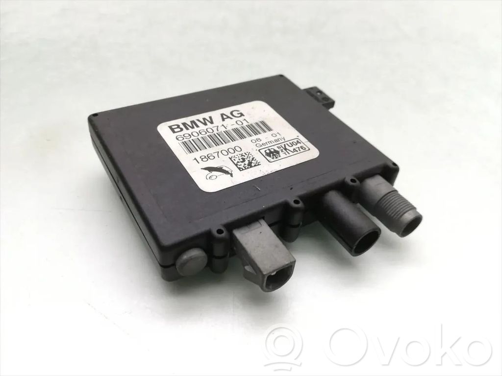 BMW 3 E46 Antenos stiprintuvas 