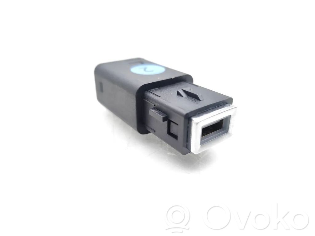 Opel Mokka B USB savienotājs 