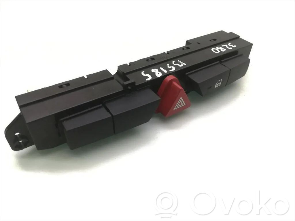 KIA Ceed Hazard light switch 