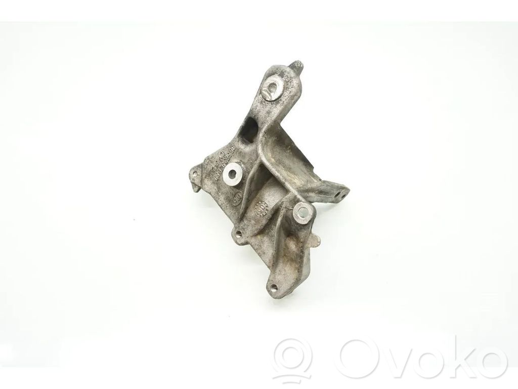Ford Mondeo MK IV Gearbox mounting bracket 