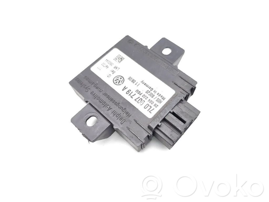 Volkswagen Touareg I Alarm control unit/module 