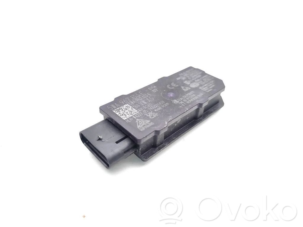 Audi Q4 e-tron Interior comfort aerial antenna 