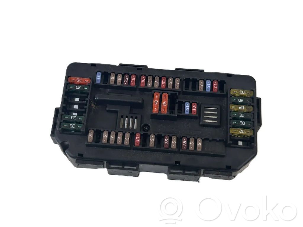 BMW 1 F20 F21 Drošinātāju kaste (komplekts) 