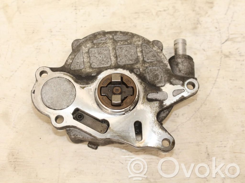 Volkswagen PASSAT B6 Vacuum pump 