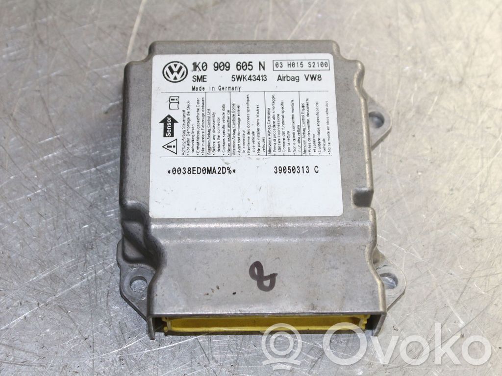 Volkswagen Jetta V Airbag control unit/module 