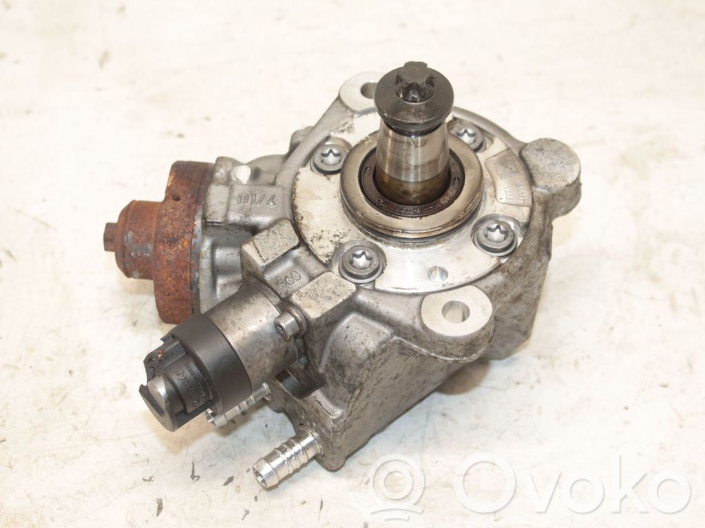 BMW 3 E90 E91 Fuel injection high pressure pump 