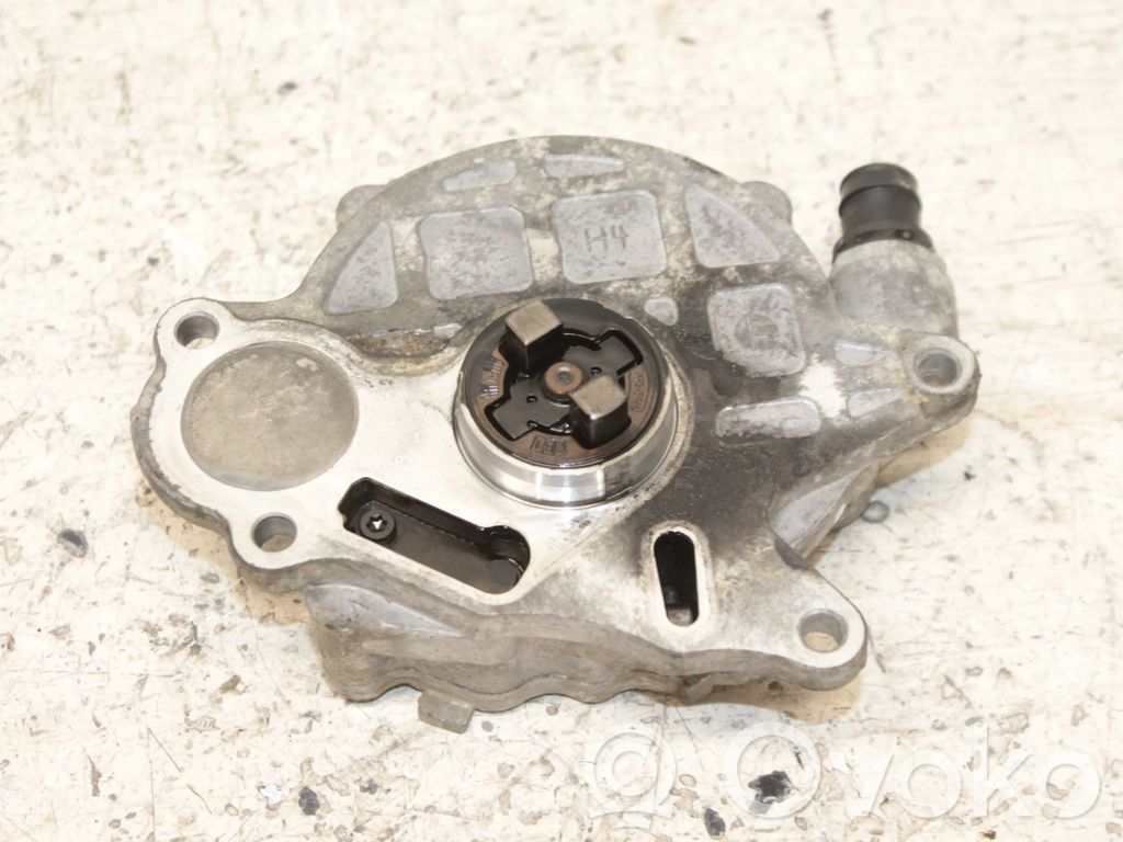 Audi Q3 8U Vacuum pump 