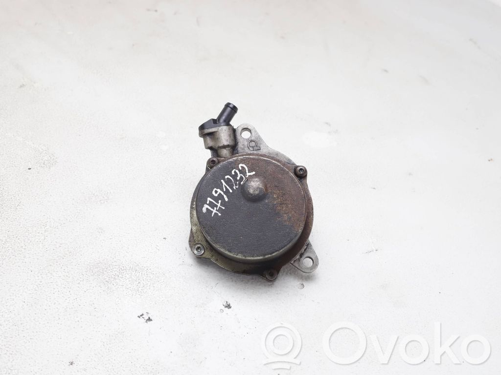 BMW 7 E65 E66 Vakuumo pompa 