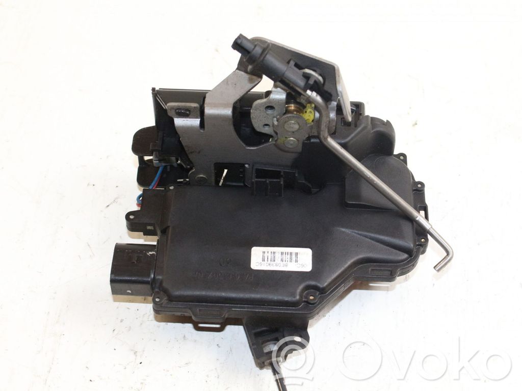 Audi A4 S4 B6 8E 8H Takaoven lukko 