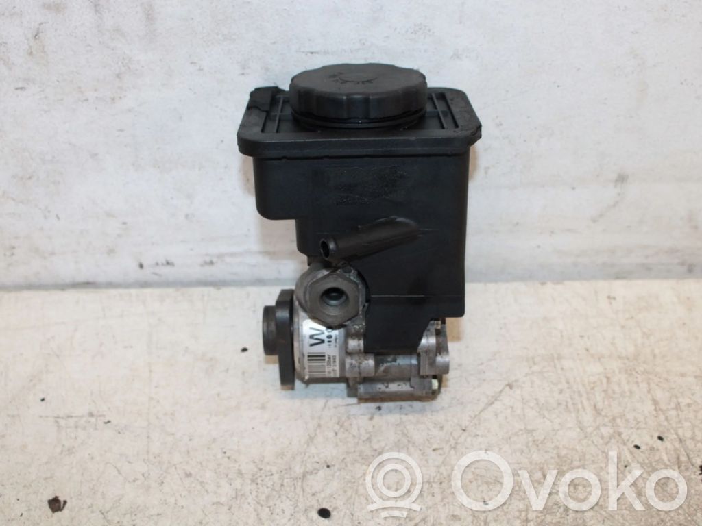 BMW 5 E39 Ohjaustehostimen pumppu 