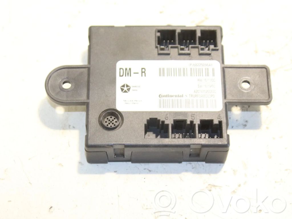 Chrysler Pacifica Sliding door control unit/module 