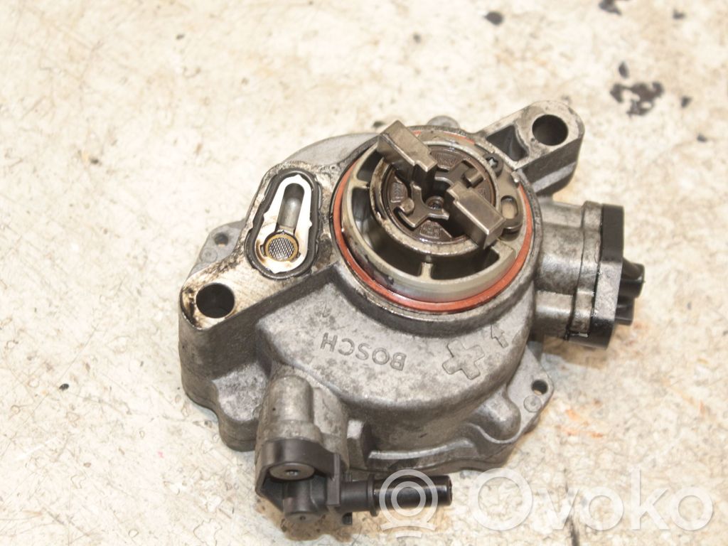 Ford C-MAX II Vacuum pump 