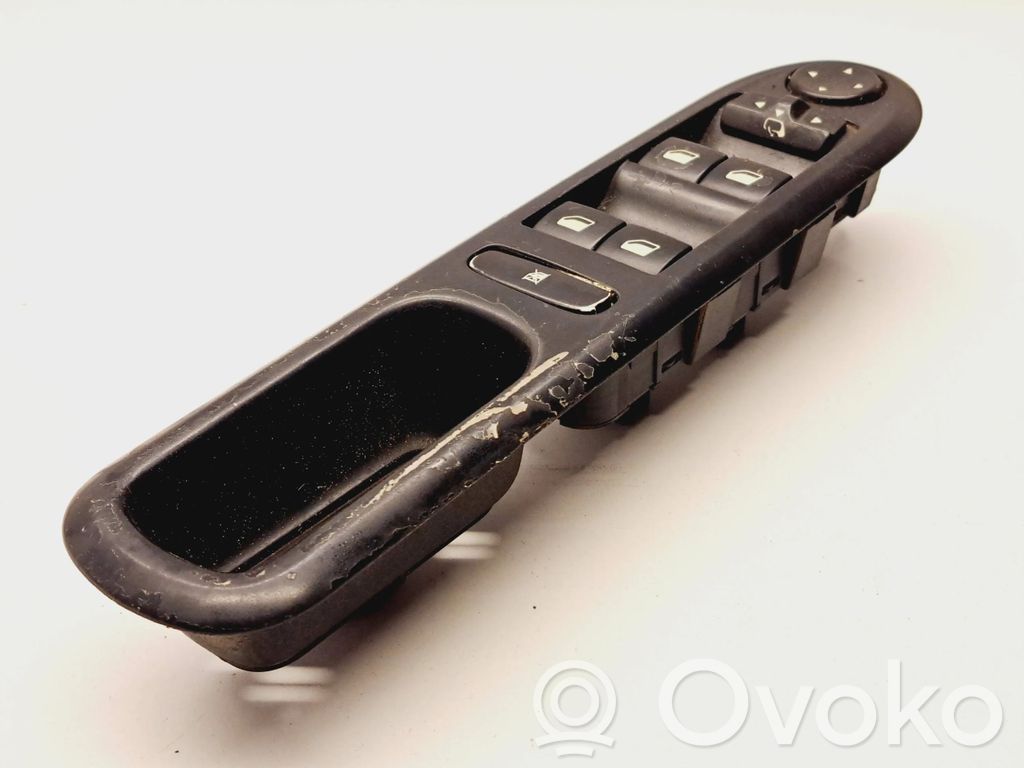 Peugeot 407 Electric window control switch 