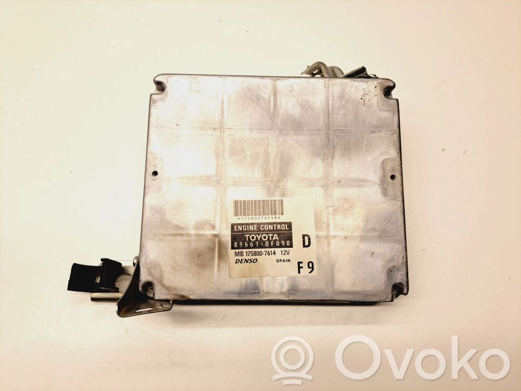 Toyota Corolla Verso AR10 Engine control unit/module 