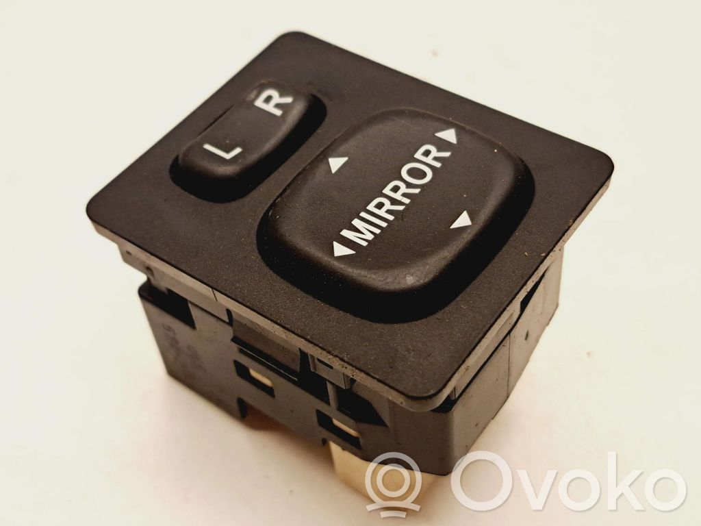 Toyota Corolla Verso AR10 Wing mirror switch 
