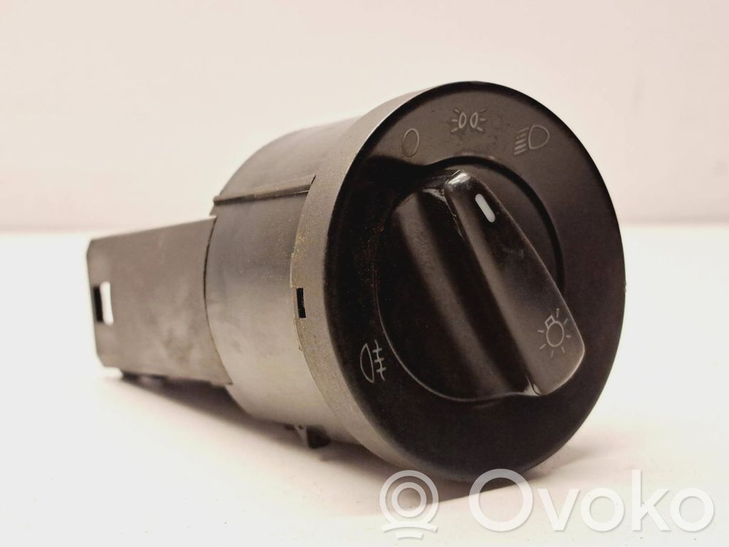 Volkswagen Golf IV Light switch 