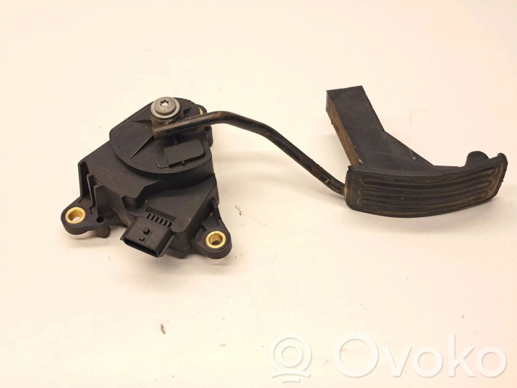 Nissan Qashqai Accelerator throttle pedal 