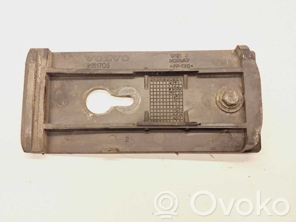 Volvo S80 Front bumper mounting bracket 