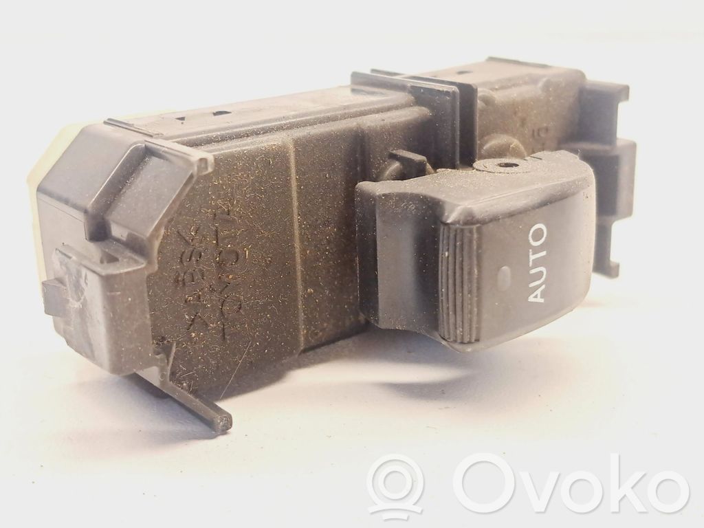 Toyota Corolla Verso E121 Electric window control switch 