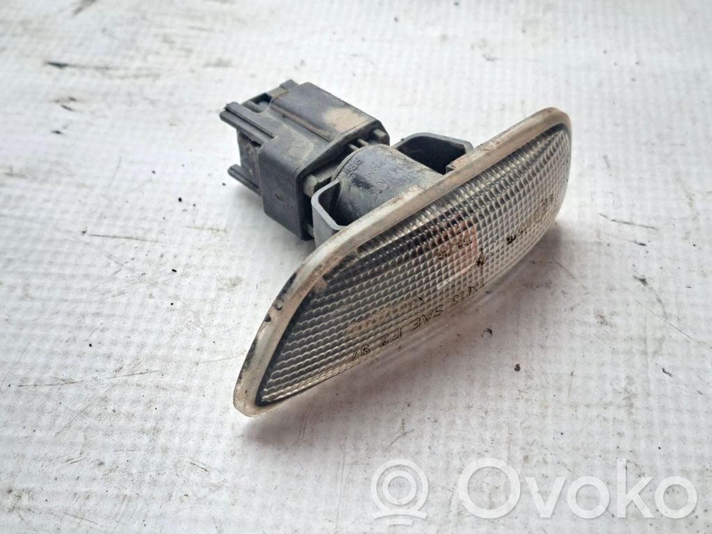 Volvo S80 Semnalizator bară față 