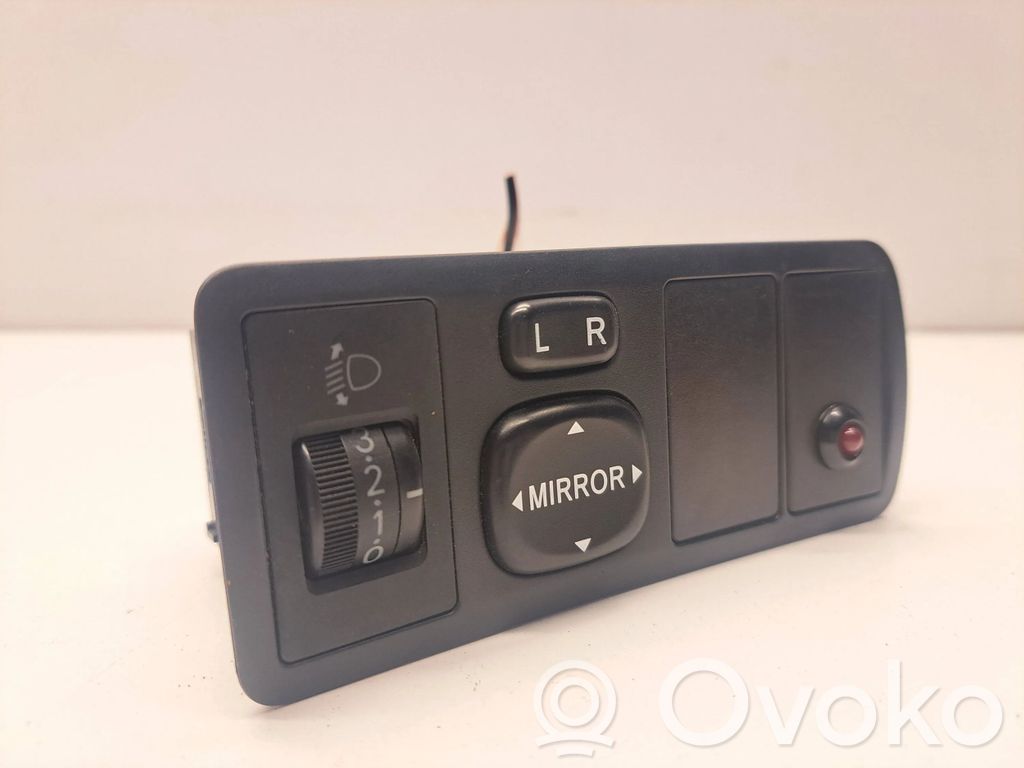 Toyota Corolla Verso E121 A set of switches 